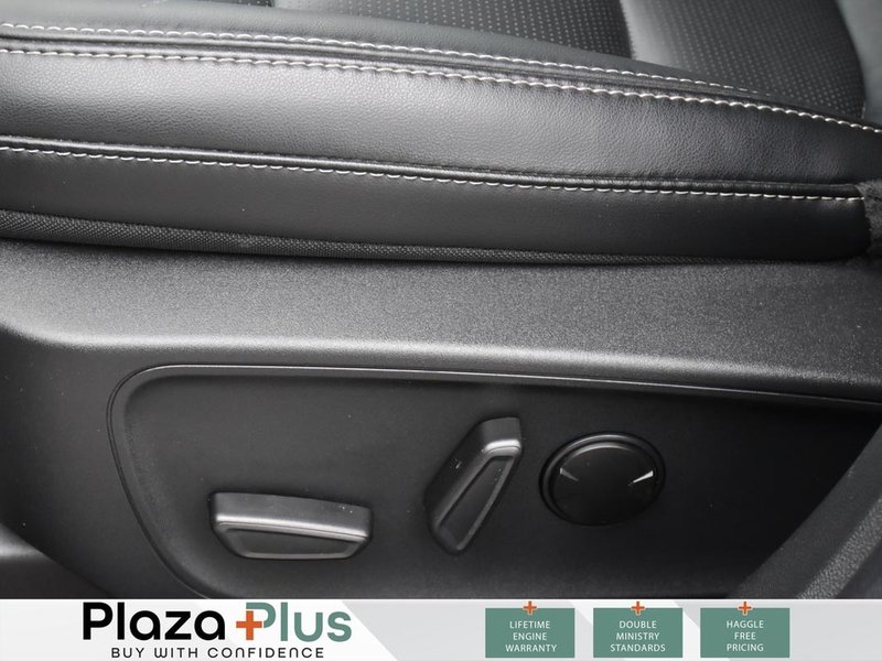 2025 Ford Escape Platinum GREAT DEAL | ONLY 1350KMS | REMOTE START | HEATED STEERING | FRONT HEATED SEATS | LANE ASSIST |