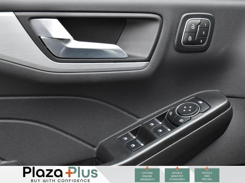 2025 Ford Escape Platinum GREAT DEAL | ONLY 1350KMS | REMOTE START | HEATED STEERING | FRONT HEATED SEATS | LANE ASSIST |