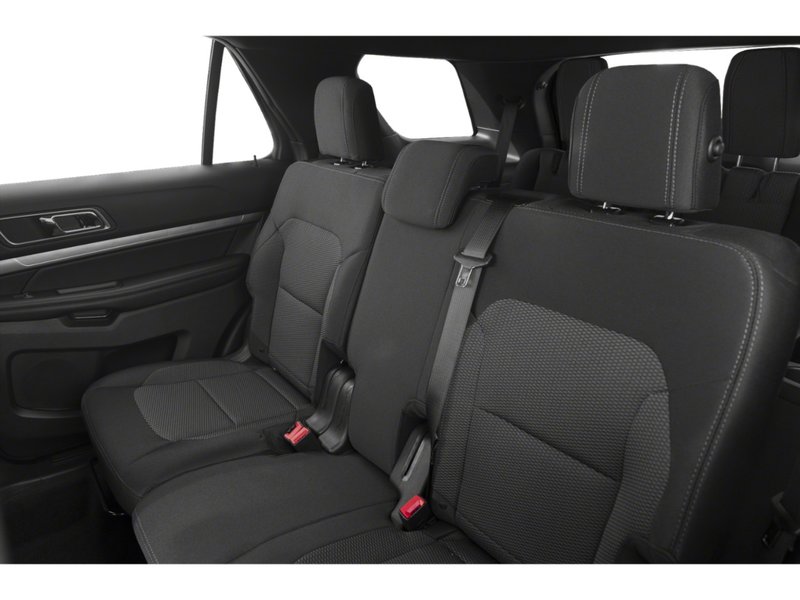 2018 Ford EXPLORER XLT | TWO SETS OF TIRES ON RIMS | ADAPTIVE CRUISE | AUTO WIPERS | HEATED SEATS |