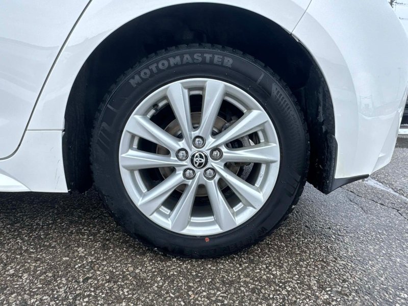 2024 Toyota COROLLA HATCHBACK BASE | FUEL EFFICIENT  | ADAPTIVE CRUISE | TWO SETS OF TIRES | APPLE CARPLAY & ANDROID AUTO |