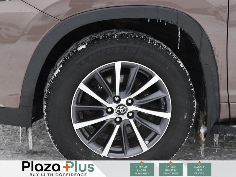 2017 Toyota HIGHLANDER XLE 7 PASSENGER | TWO SET OF TIRES | REMOTE START | SUNROOF |