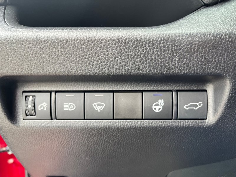 2020 Toyota RAV4 HYBRID XLE | LOW KMS | HEATED SEATS & STEERING WHEEL | HYBRID | ADAPTIVE CRUISE CONTROL | NAVIGATION |