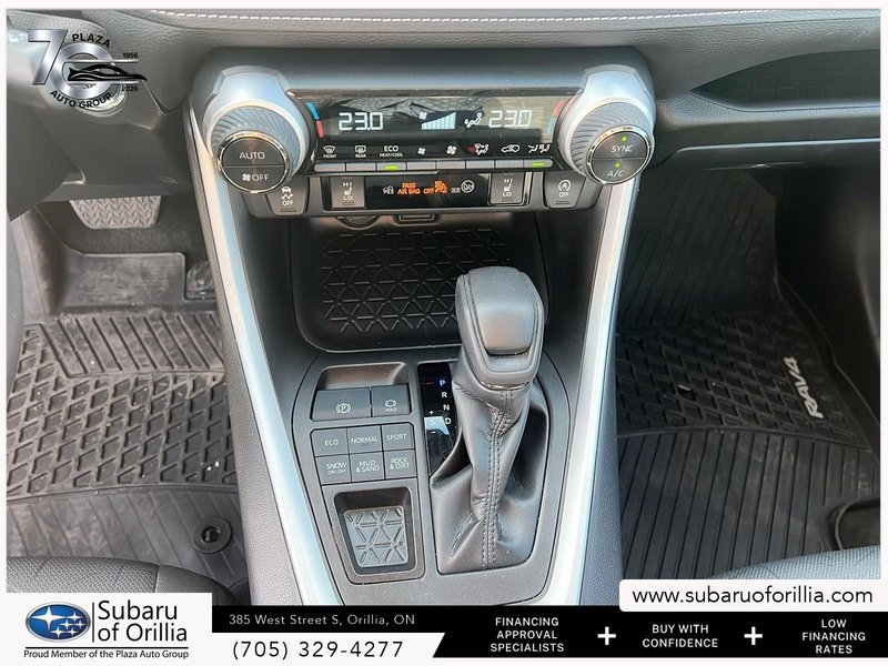 2023 Toyota RAV4 XLE | CLEAN CARFAX | HEATED SEATS | RUBBER MATS | SUNROOF |