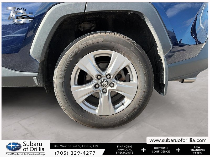 2023 Toyota RAV4 XLE | CLEAN CARFAX | HEATED SEATS | RUBBER MATS | SUNROOF |