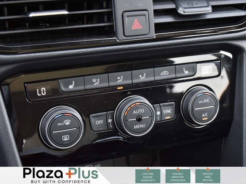 2024 Volkswagen Taos Comfortline | ONE OWNER | INCLUDES NOKIAN WINTER TIRES ON ALLOYS |