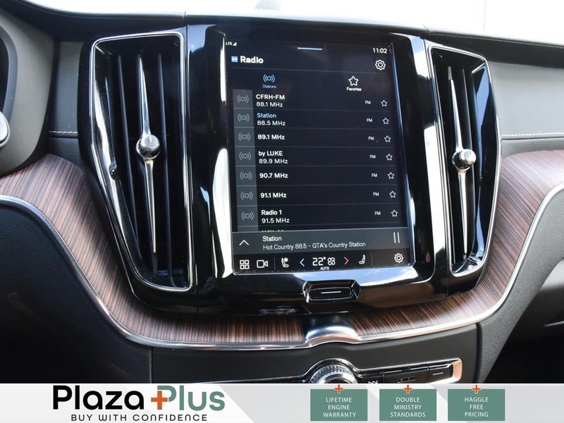 2022 Volvo XC60 Inscription | B6 INSCRIPTION | BROWN LEATHER SEATS | PREMIUM SOUND | ANDROID AUTO & APPLE CARPLAY |