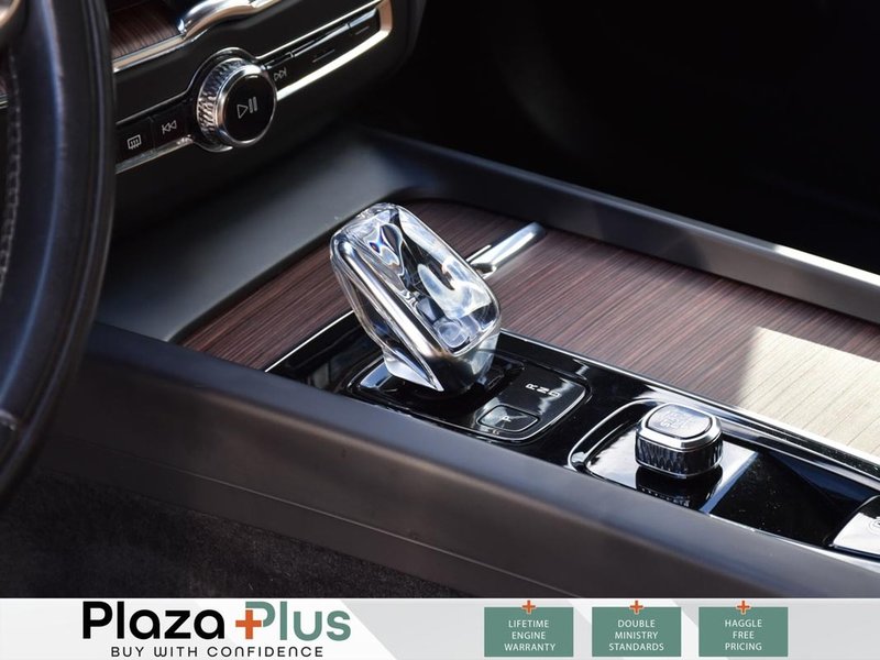 2022 Volvo XC60 Inscription | B6 INSCRIPTION | BROWN LEATHER SEATS | PREMIUM SOUND | ANDROID AUTO & APPLE CARPLAY |