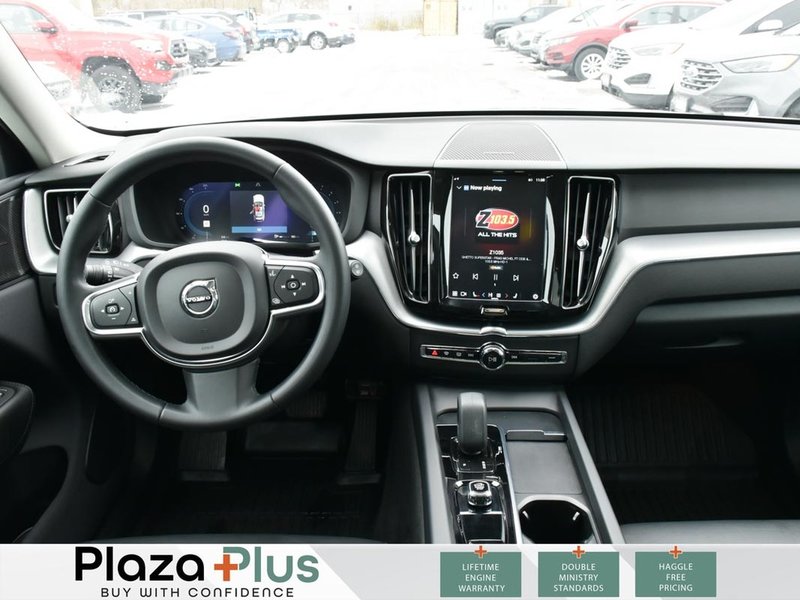 2022 Volvo XC60 Momentum | FRONT HEATED SEATS | MOONROOF | ANDROID AUTO & APPLE CARPLAY | BACK-UP CAMERA |