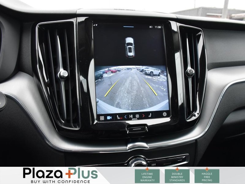 2022 Volvo XC60 Momentum | FRONT HEATED SEATS | MOONROOF | ANDROID AUTO & APPLE CARPLAY | BACK-UP CAMERA |