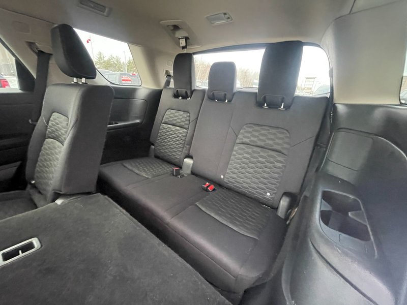 Nissan PATHFINDER SV 2023