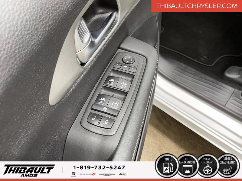 2024 Chrysler Pacifica Hybrid Premium S Appearance