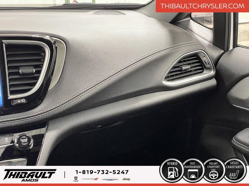 2024 Chrysler Pacifica Hybrid Premium S Appearance