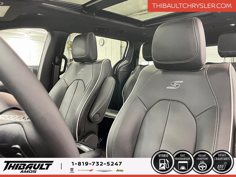 2024 Chrysler Pacifica Hybrid Premium S Appearance