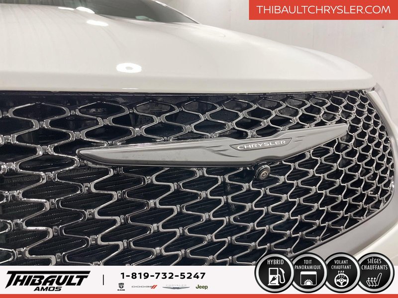 2024 Chrysler Pacifica Hybrid Premium S Appearance