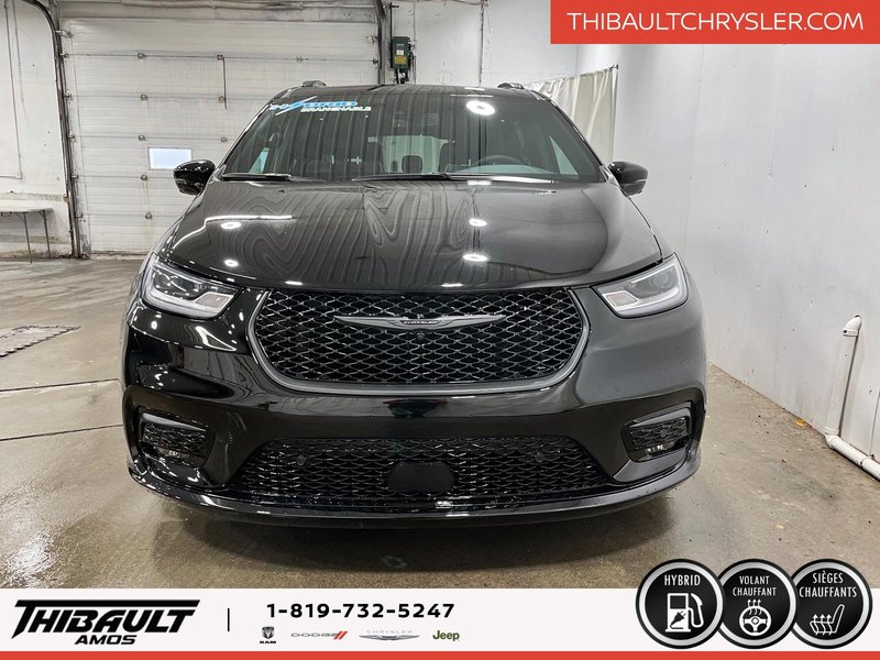 2024 Chrysler Pacifica Hybrid Premium S Appearance