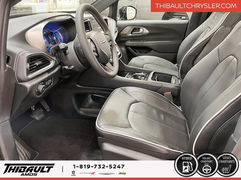 2024 Chrysler Pacifica Hybrid Premium S Appearance