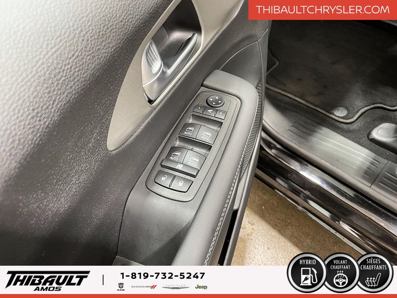 2024 Chrysler Pacifica Hybrid Premium S Appearance