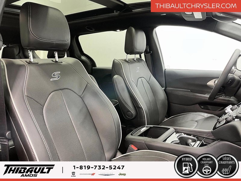 2024 Chrysler Pacifica Hybrid Premium S Appearance