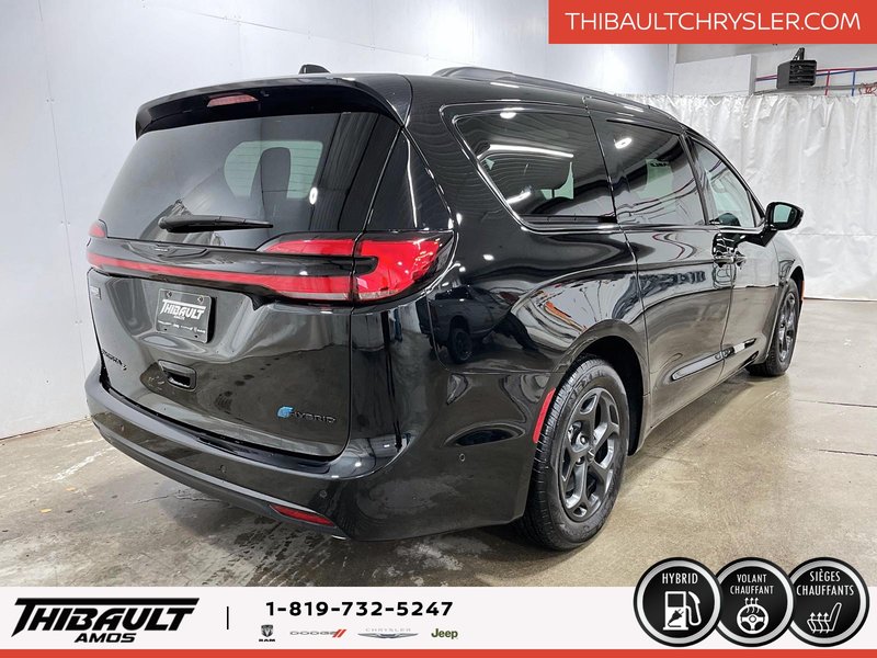 2024 Chrysler Pacifica Hybrid Premium S Appearance