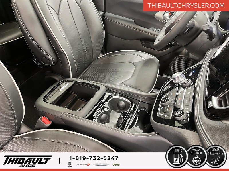 2024 Chrysler Pacifica Hybrid Premium S Appearance