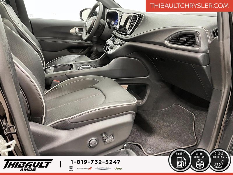 2024 Chrysler Pacifica Hybrid Premium S Appearance