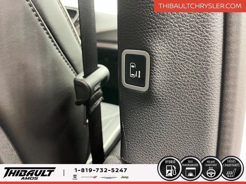 2024 Chrysler Pacifica Hybrid Premium S Appearance