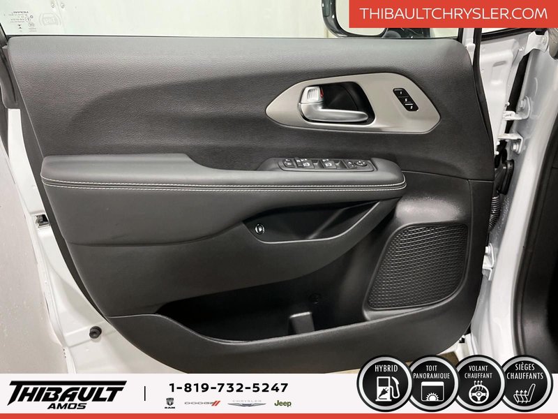 2024 Chrysler Pacifica Hybrid Premium S Appearance