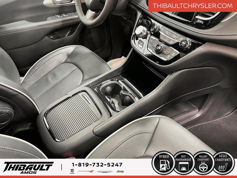 2024 Chrysler Pacifica Hybrid Premium S Appearance