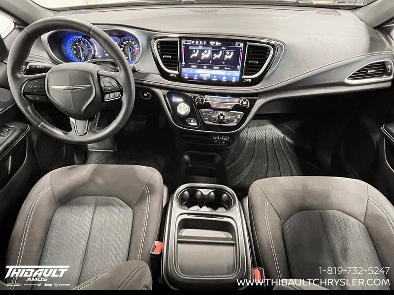 2022 Chrysler Pacifica Touring