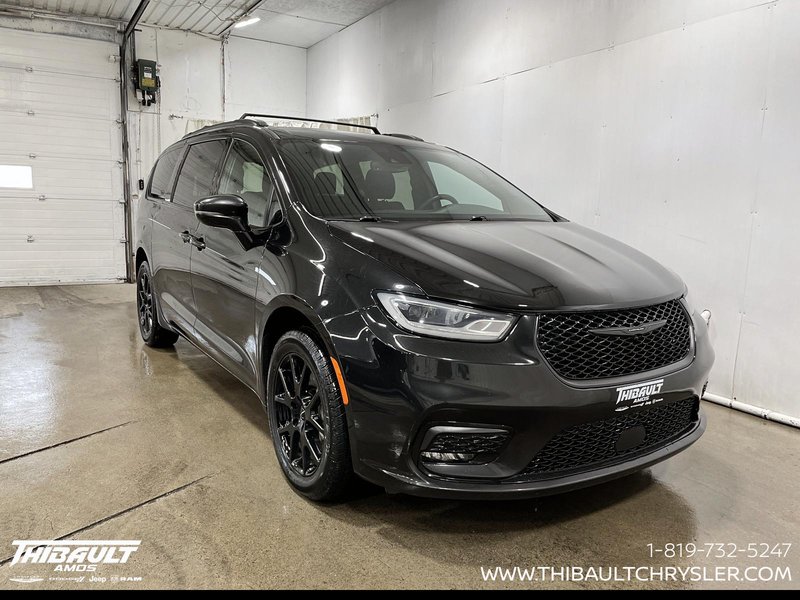 2022 Chrysler Pacifica Touring