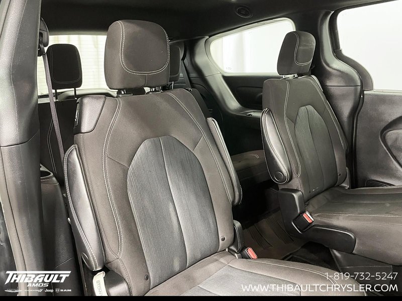 2022 Chrysler Pacifica Touring