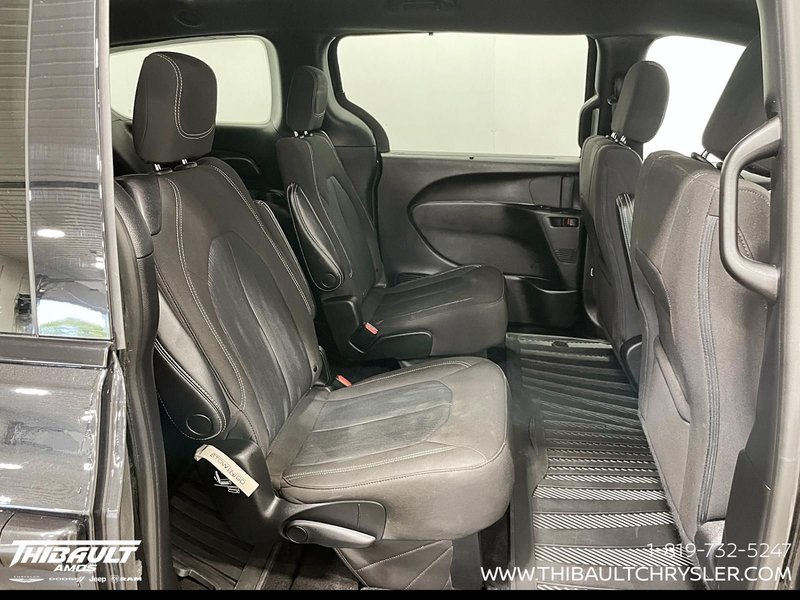 2022 Chrysler Pacifica Touring