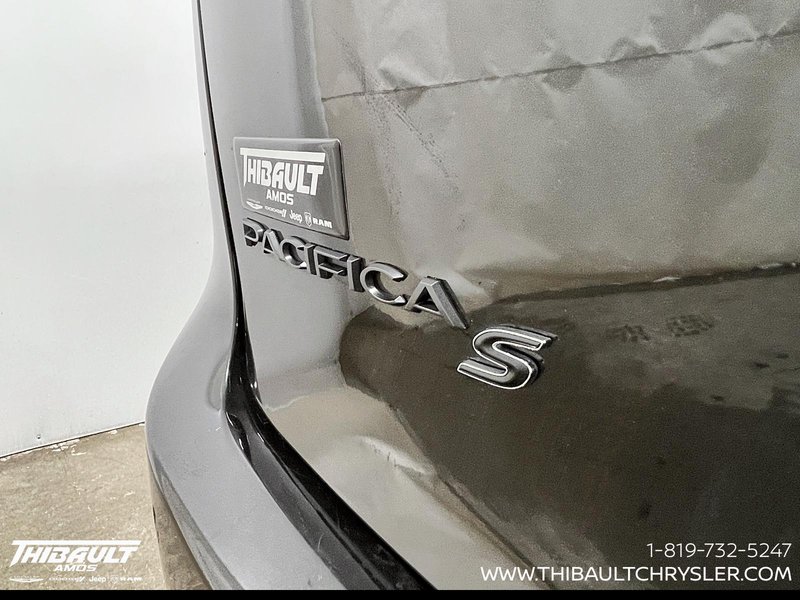 2022 Chrysler Pacifica Touring