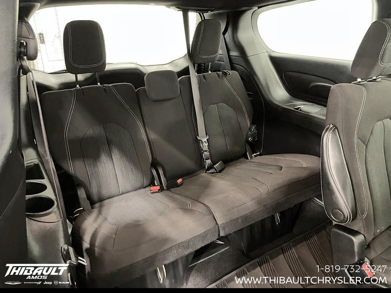 2022 Chrysler Pacifica Touring