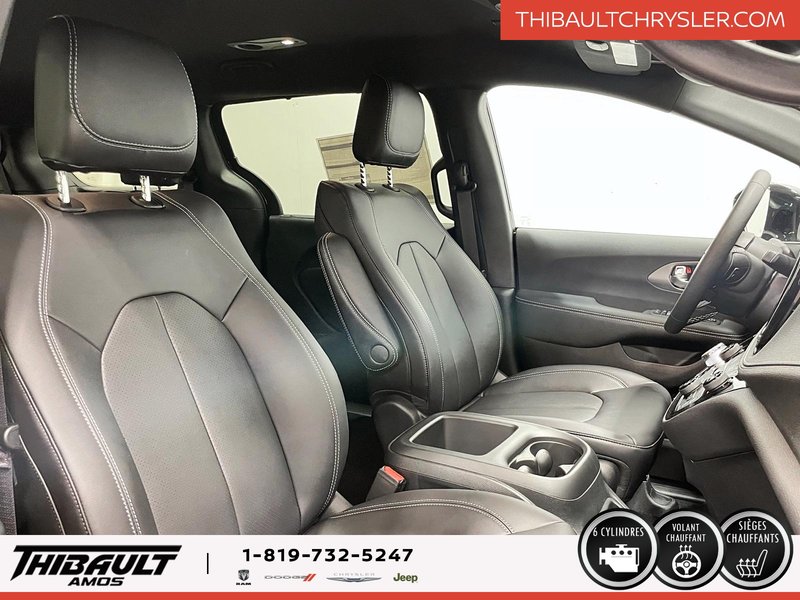 Chrysler Pacifica SELECT AWD 2026