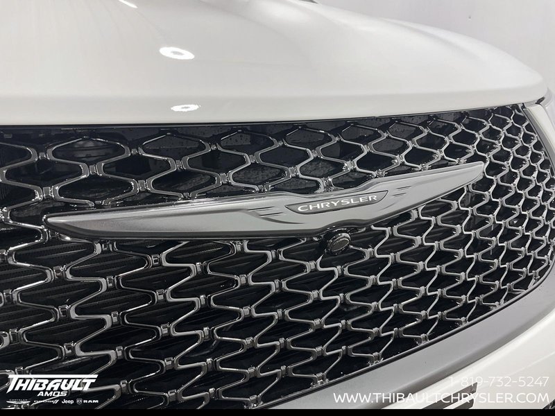 2026 Chrysler Pacifica SELECT AWD