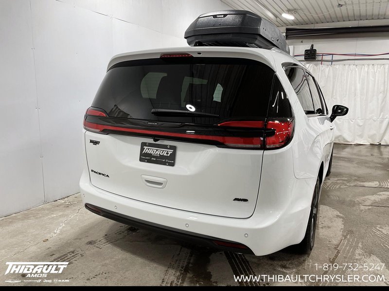 2026 Chrysler Pacifica SELECT AWD