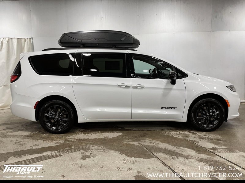 2026 Chrysler Pacifica SELECT AWD