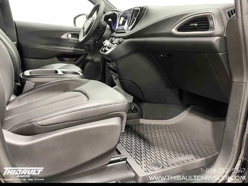 2026 Chrysler Pacifica SELECT AWD