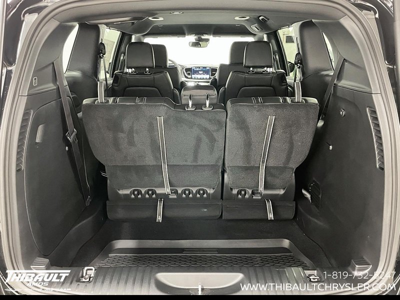2026 Chrysler Pacifica SELECT AWD