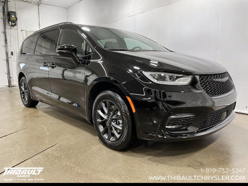 2026 Chrysler Pacifica SELECT AWD