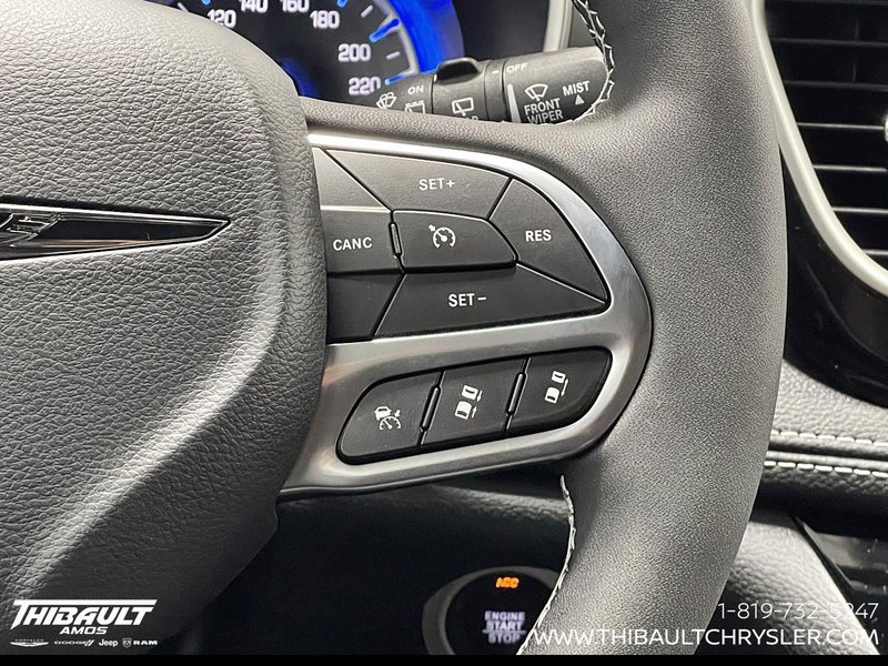 2026 Chrysler Pacifica SELECT AWD