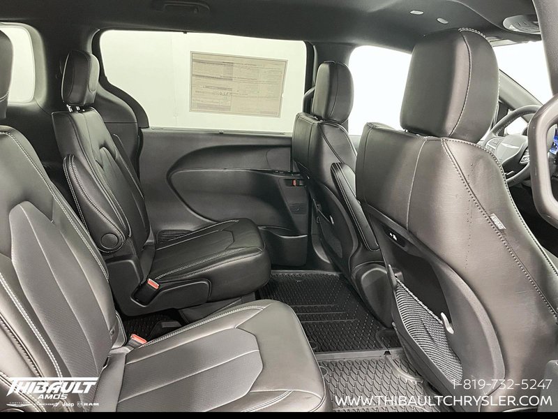 2026 Chrysler Pacifica SELECT AWD