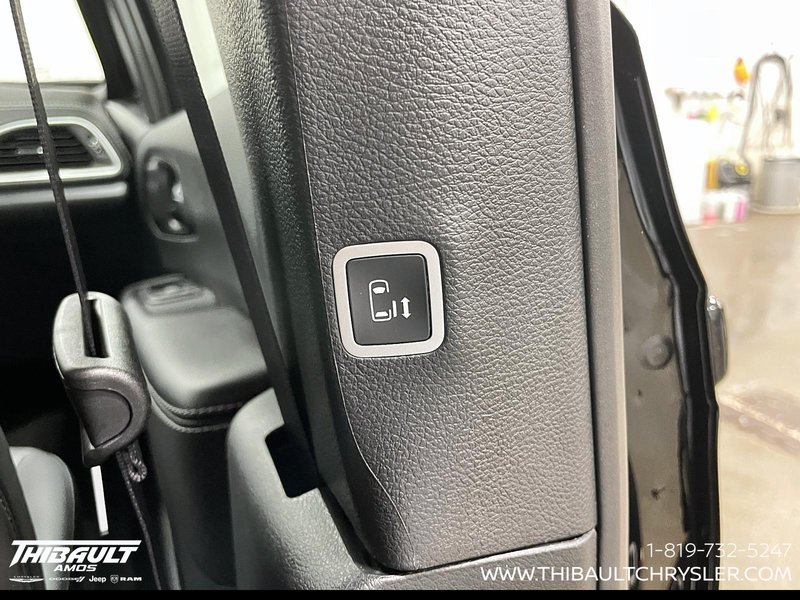 2026 Chrysler Pacifica SELECT AWD