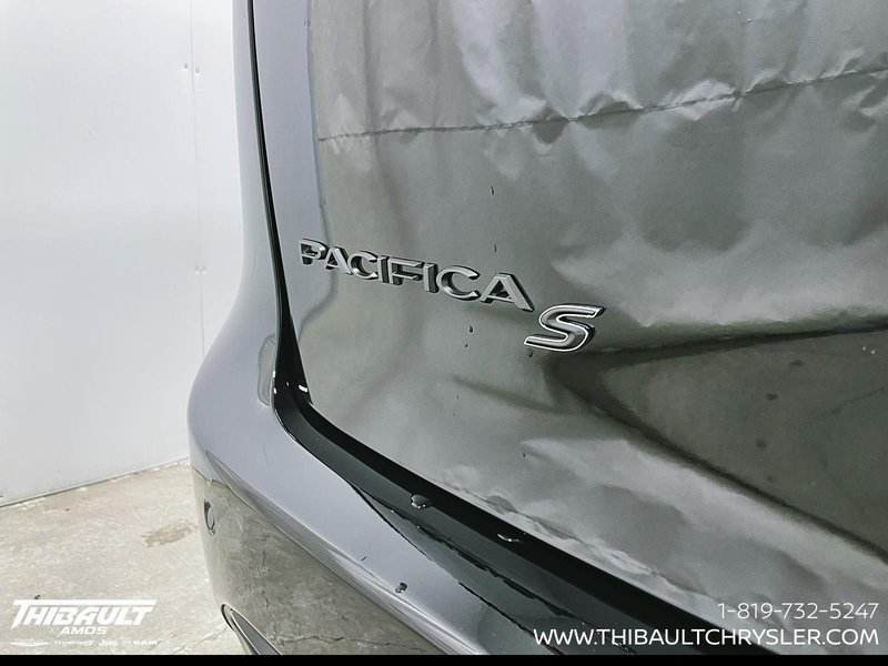 2027 Chrysler Pacifica SELECT AWD