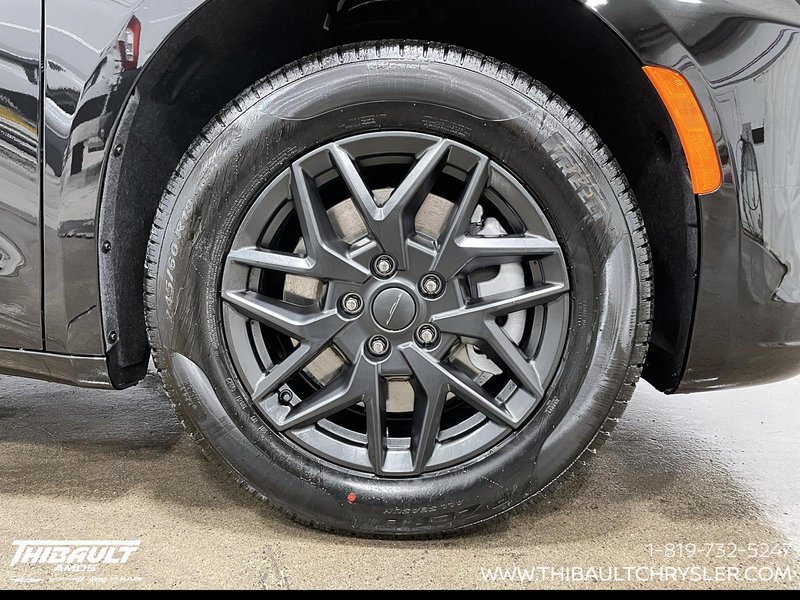 2027 Chrysler Pacifica SELECT AWD