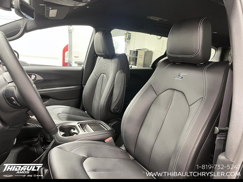 2027 Chrysler Pacifica SELECT AWD