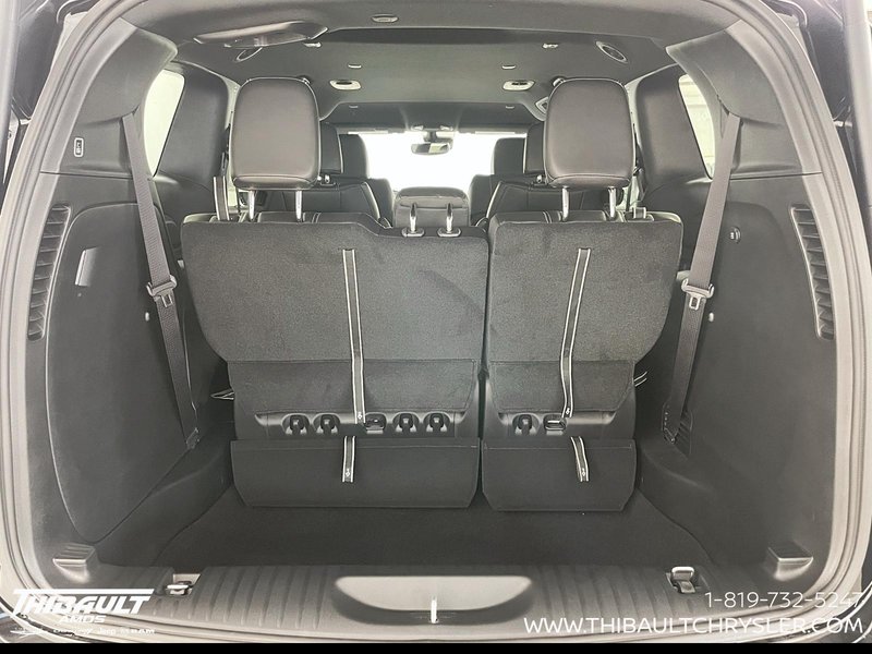 2027 Chrysler Pacifica SELECT AWD