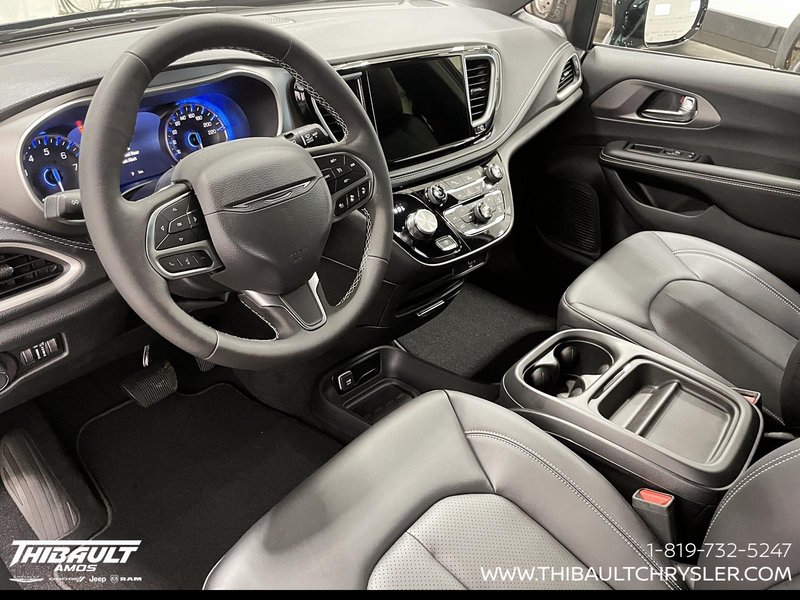 2027 Chrysler Pacifica SELECT AWD