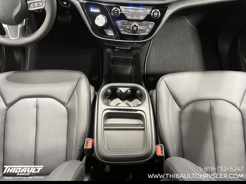 2027 Chrysler Pacifica SELECT AWD